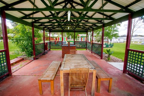 Albury Gardens Tourist Park Campeggio /
resort per camper in Albury