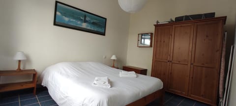 Bed, Photo of the whole room, Bedroom, wardrobe