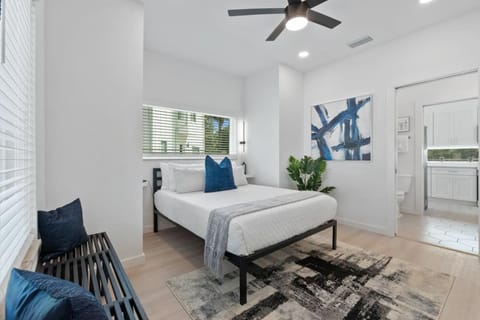 Contemporary Charm Mins to DNTN and Beach Casa in Saint Augustine