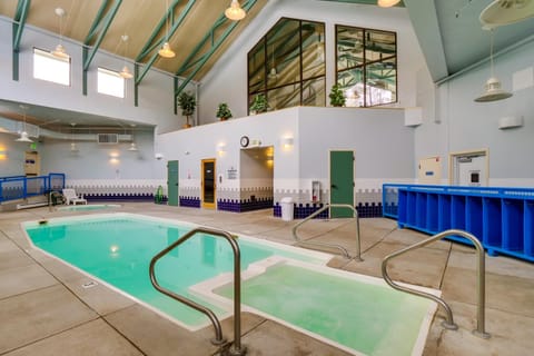 Silverthorne Condo with Community Pool and Hot Tub! Condominio in Wildernest