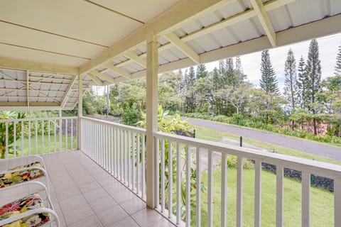 Captain Cook Home on Quiet 3 Acres with Fruit Trees House in South Kona