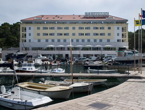 Aparthotel Miramare Hotel in Makarska