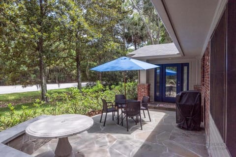 1 Cassina Lane Maison in South Forest Beach