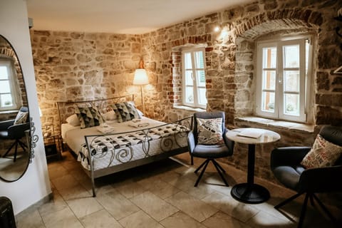 Bed, Decorative detail, Bedroom