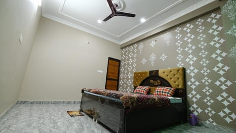 Shree Krishna Niwas Hotel in West Bengal