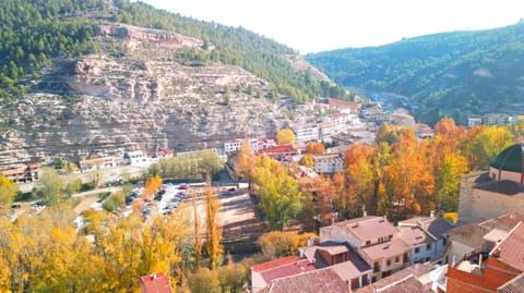 Property building, Nearby landmark, Neighbourhood, Natural landscape, Mountain view