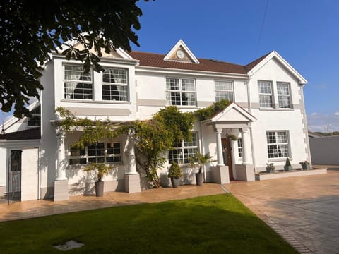 Property building, Garden view