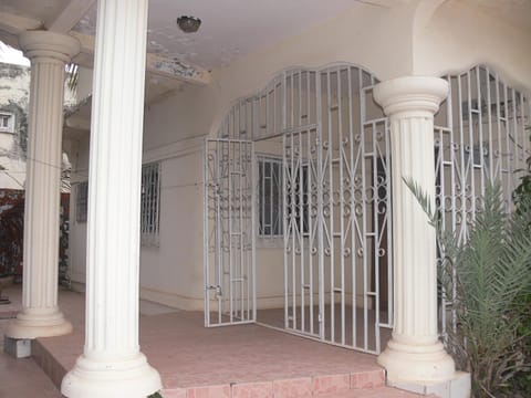 Fayes Apartments Condominio in Senegal