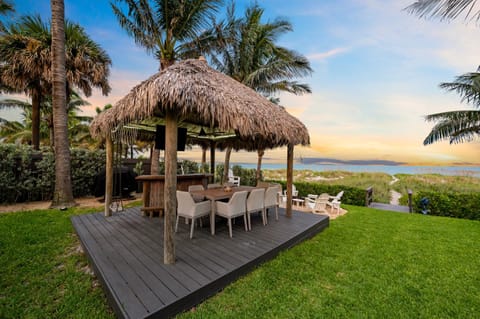 Patio, Dining area, Beach, Sea view