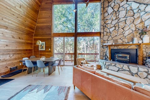 Modern Pines Hideaway Maison in Crestline
