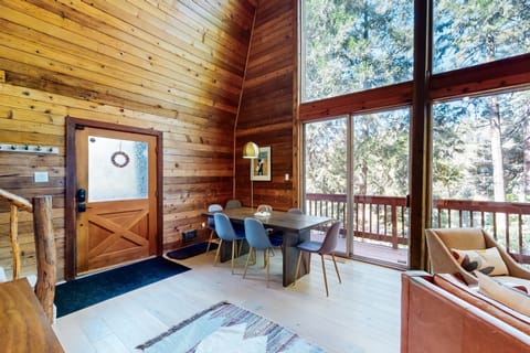 Modern Pines Hideaway Maison in Crestline