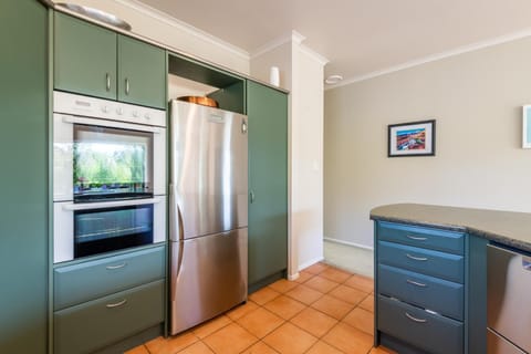 Kitchen or kitchenette, pet friendly