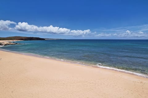 Molokai, Hawaii - Beautiful Beachfront Townhouse - longterm or shorterm rental Casa in Molokai