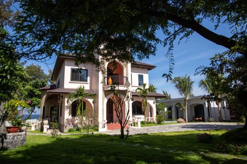 Property building, Spring, Day, Garden, Garden view