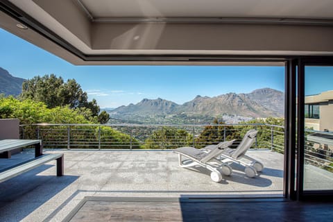 Patio, Natural landscape, View (from property/room), Balcony/Terrace, Mountain view