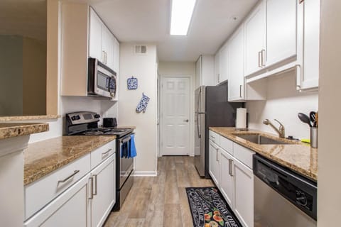 Kitchen or kitchenette, dishwasher, minibar, pet friendly, stove, toaster