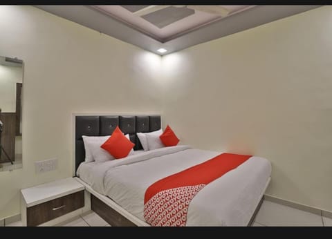 HOTEL SUNWAY Hotel in Ahmedabad