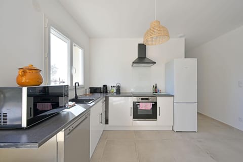 minibar, pet friendly, kitchen