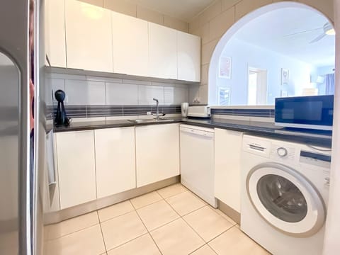 Kitchen or kitchenette, minibar, pet friendly, stove, washing machine