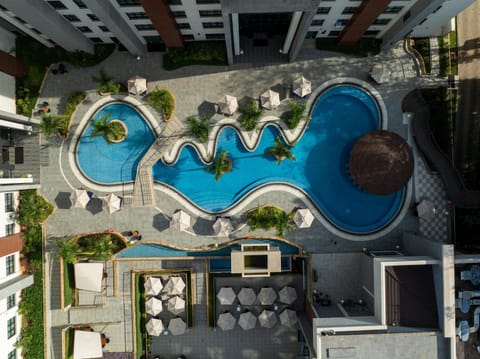 Property building, Bird's eye view, Pool view, Swimming pool