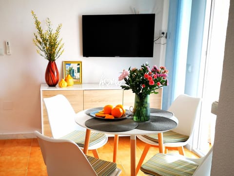 TV and multimedia, Living room, Dining area