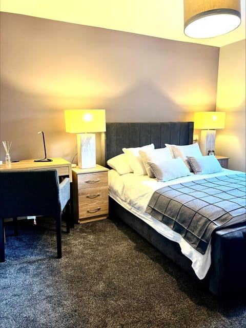 Castle Rise | Hull | VacationRenter