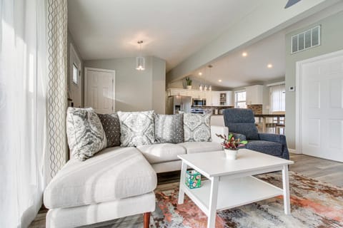 5 Mi to The USAF Museum Dayton Home, Walk to Park House in Beavercreek