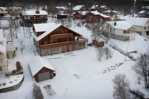Leilighet i rolig gate med utsikt og gratis parkering Condo in Tromso