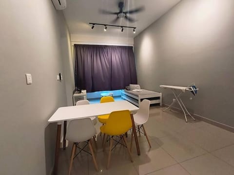 CosyHome2218温馨小屋 2R2B 6-8pax Condo in Malacca