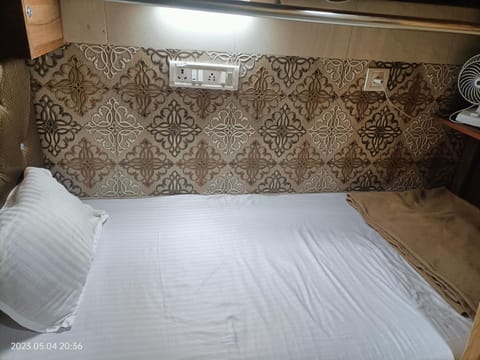 Metro inn dormitory Hostel in Mumbai