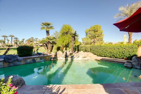 Rancho Mirage Retreat Pool, Spa and Fireplace! House in Rancho Mirage