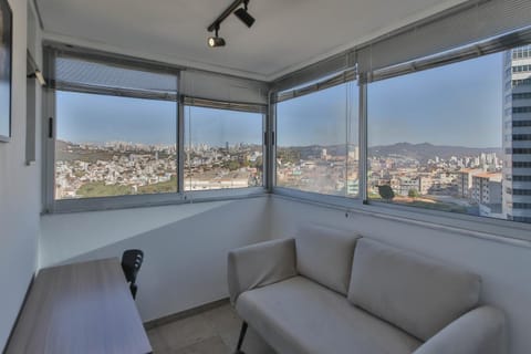 Flat com vista e localização privilegiada Condominio in Belo Horizonte
