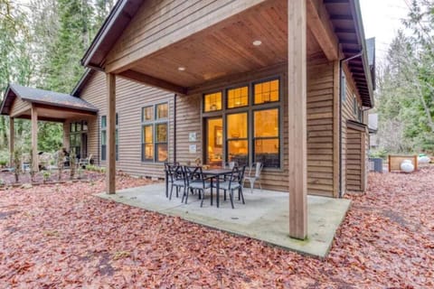 Modern Retreat in Mt Hood Oregon Resort Haus in Welches