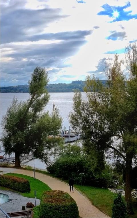 Nearby landmark, Natural landscape, Lake view