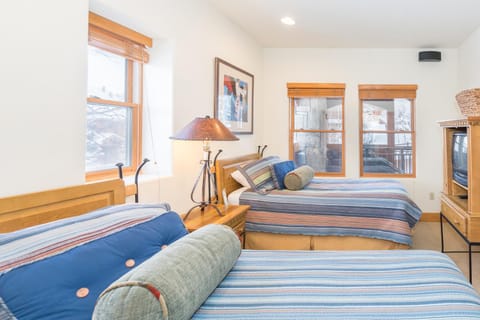 Bear Creek Lodge 212AB by Alpine Lodging Telluride Apartment in Mountain Village