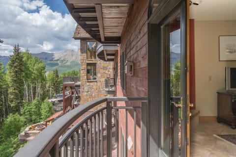 Bear Creek Lodge 305AB by Alpine Lodging Telluride Apartment in Mountain Village