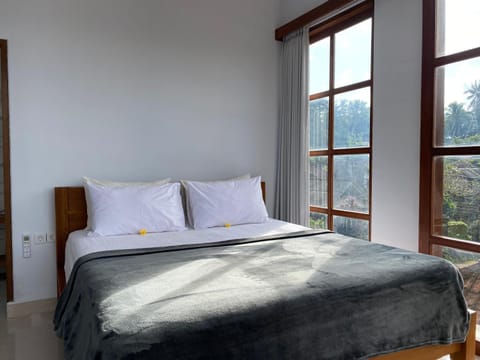 Bed, Photo of the whole room, Bedroom, Mountain view, Mountain view, Sunrise, Sunset