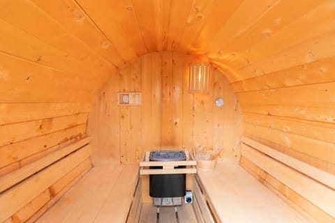 Wellness bungalow with Sauna Casa in Ermelo
