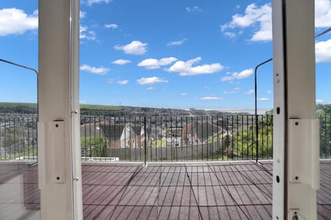 Natural landscape, View (from property/room), Balcony/Terrace