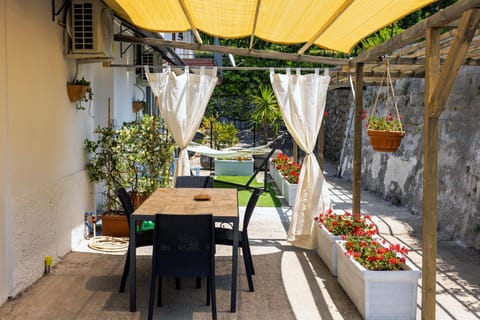 Patio, Garden, Garden view