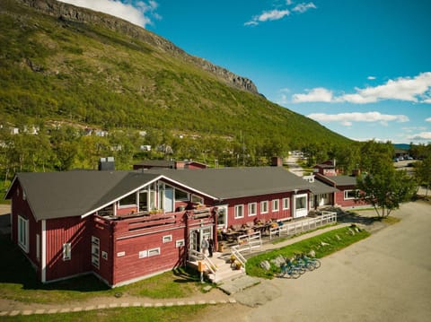 Kilpisjärven Retkeilykeskus Rooms Resort in Lapland