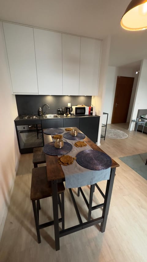 Kitchen or kitchenette, Dining area, minibar, pet friendly, stove