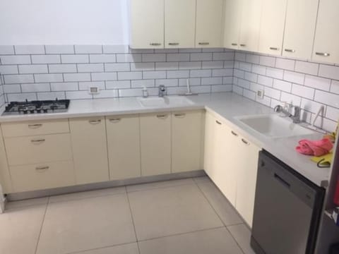 Tze'elam gardens super special NO Airbnb FEE's WOW Condo in Jerusalem District