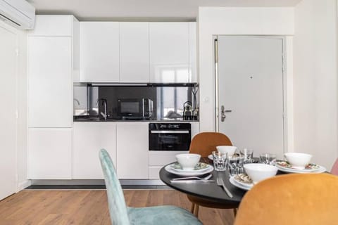 Kitchen or kitchenette, Dining area, pet friendly