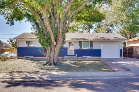 Quiet Pueblo Home with Pool Table, 5 Mi to Downtown! Haus in Pueblo