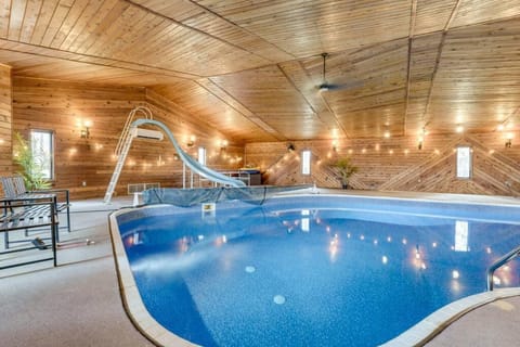 Epic Indoor Pool w/slide & hot tub close to beach House in Sawyer