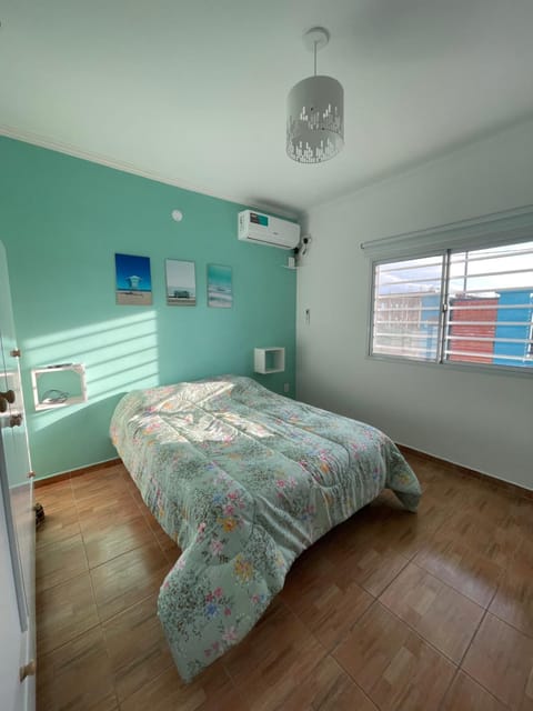 Bed, Photo of the whole room, air conditioner