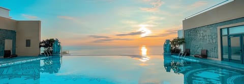 Day, Natural landscape, Pool view, Sea view, Swimming pool, Sunrise, Sunset, sunbed