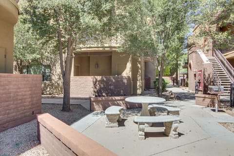 Central Tucson Condo with Community Pool and Hot Tub! Condo in Catalina Foothills