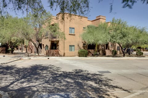 Tucson Condo Rental with Balcony and Mountain View! Condo in Catalina Foothills